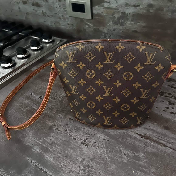 Authentic Louis Vuitton Drouot Crossbody Bag - Picture 3 of 8